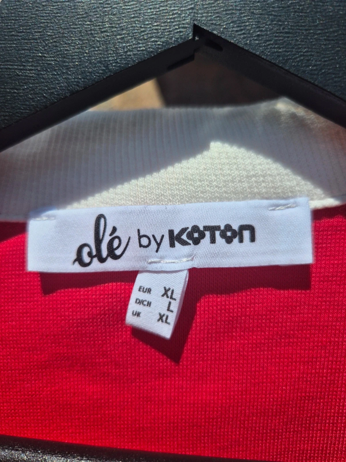 Rode cropped polo met witte kraag – maat XL – photo 4